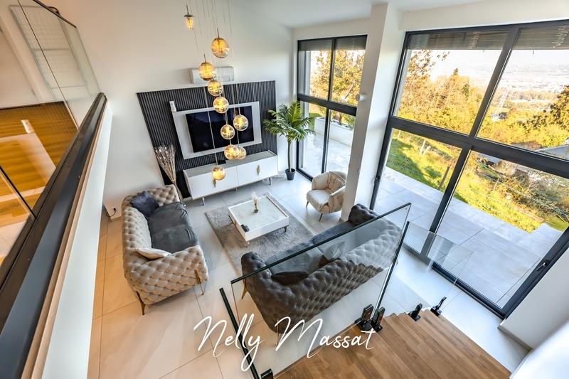 Maison d'architecte - 234 m² - 9 pièces