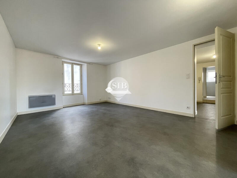 Appartement - 82 m² - 4 pièces