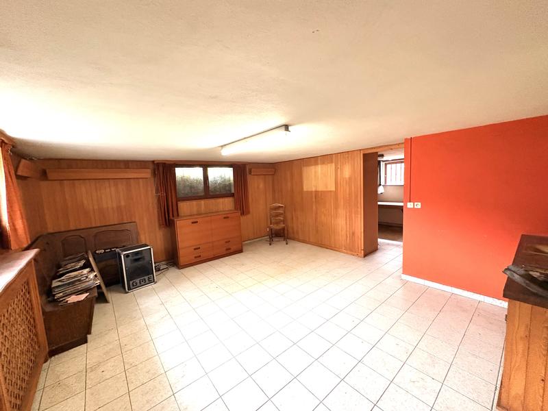 Maison - 300 m² - 8 pièces