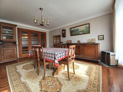 Maison - 152 m² - 8 pièces