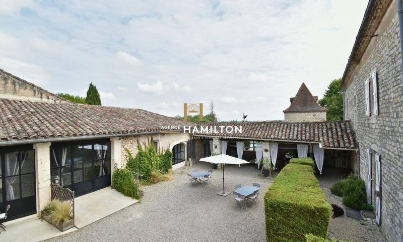 Maison de maîtres - 830 m² - 24 pièces