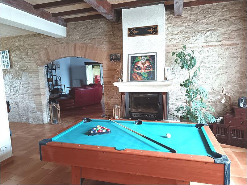 Villa - 303 m² - 8 pièces