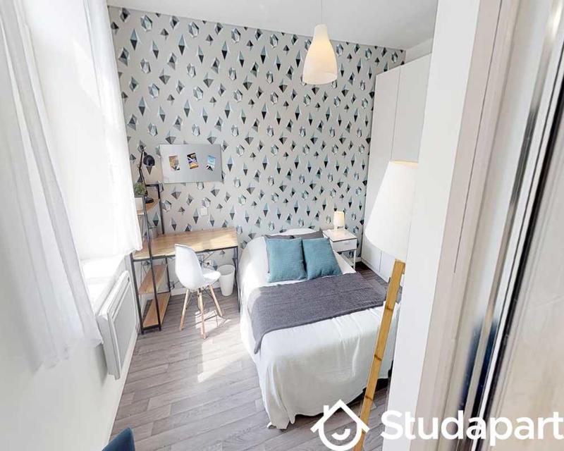 Chambre - 80 m² - 1 pièce