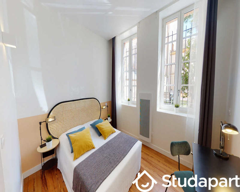 Chambre - 80 m² - 1 pièce