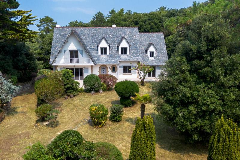 Maison - 261 m² - 7 pièces