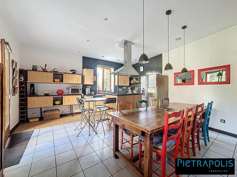 Maison - 170 m² - 6 pièces