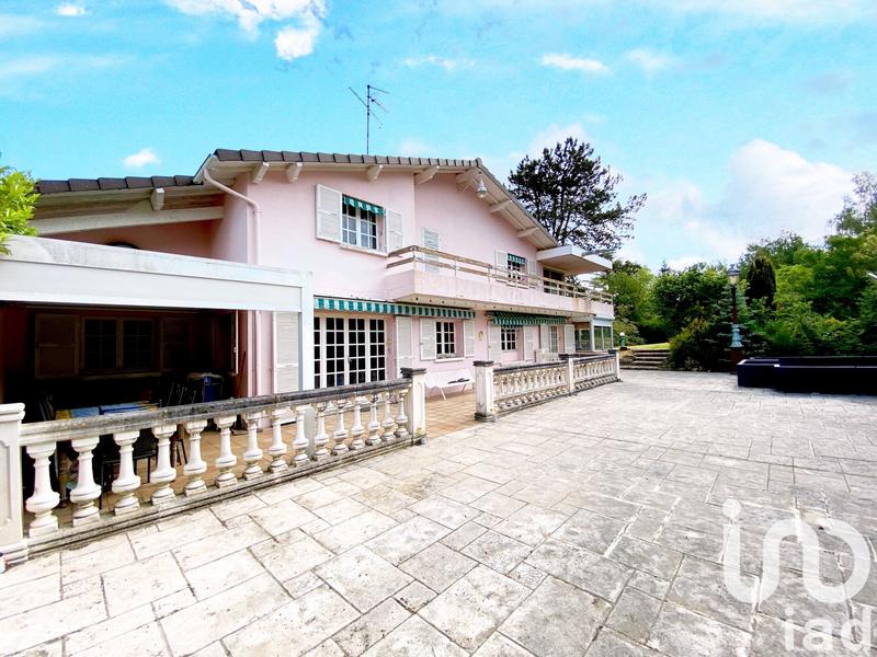 Maison - 231 m² - 5 pièces