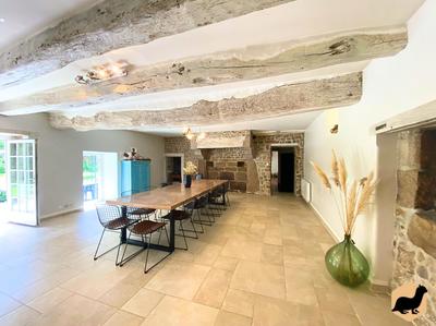 Maison - 300 m² - 8 pièces