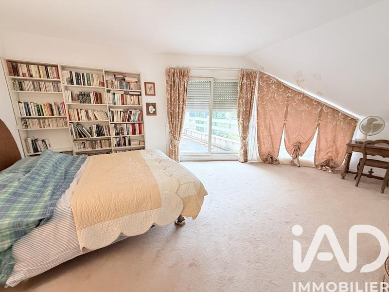 Maison - 261 m² - 8 pièces