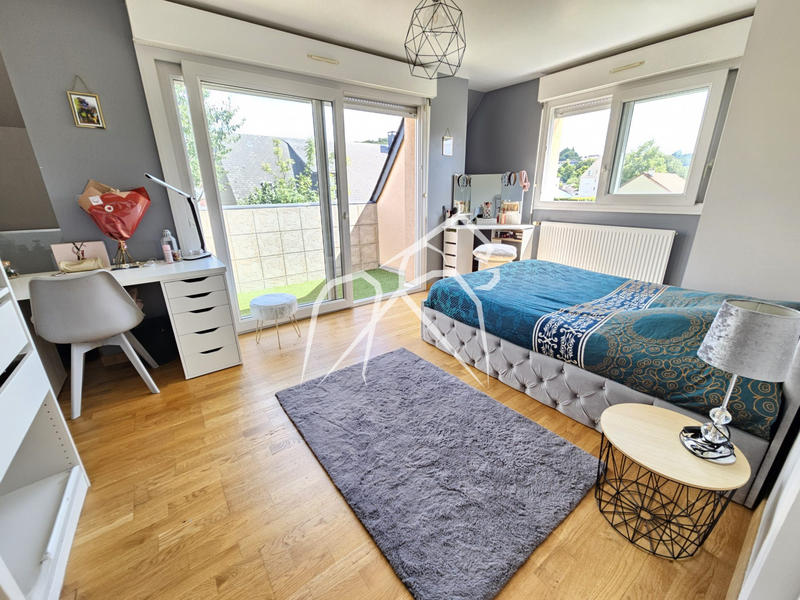 Maison - 171 m² - 7 pièces