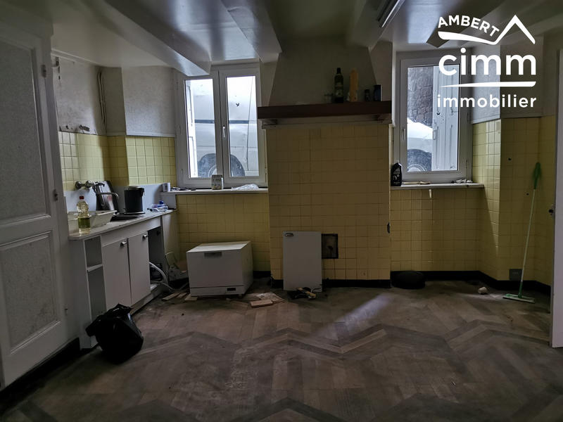 Maison - 220 m² - 8 pièces