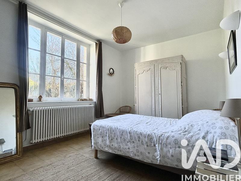 Maison - 230 m² - 8 pièces