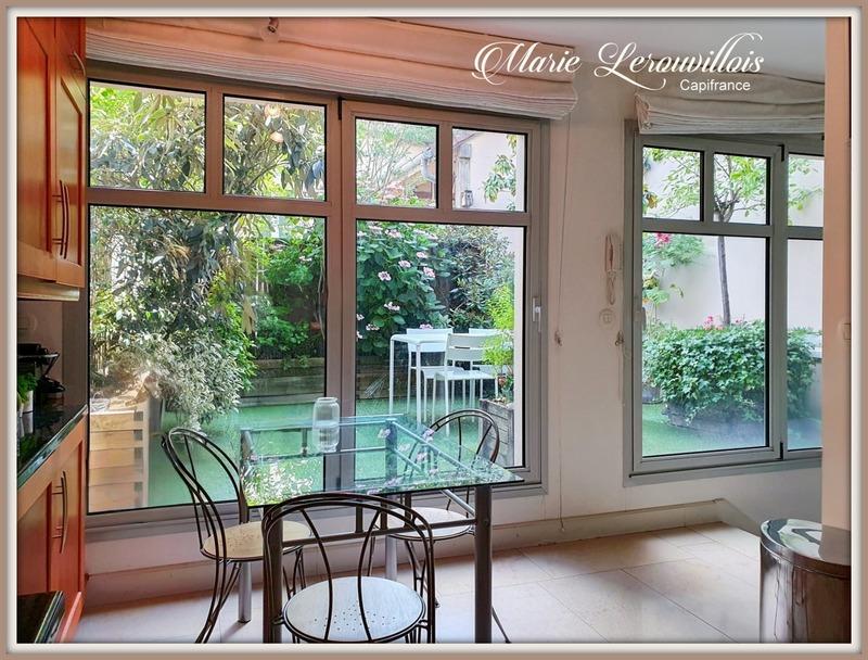 Maison de ville - 292 m² - 10 pièces