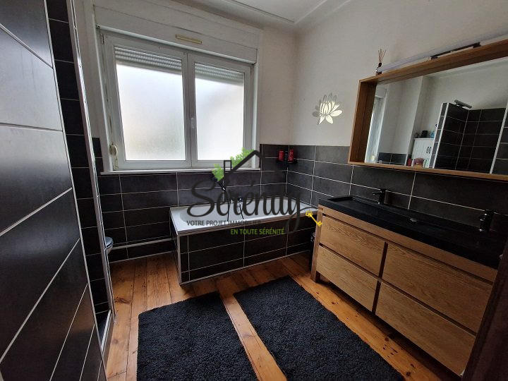 Maison - 178 m² - 7 pièces