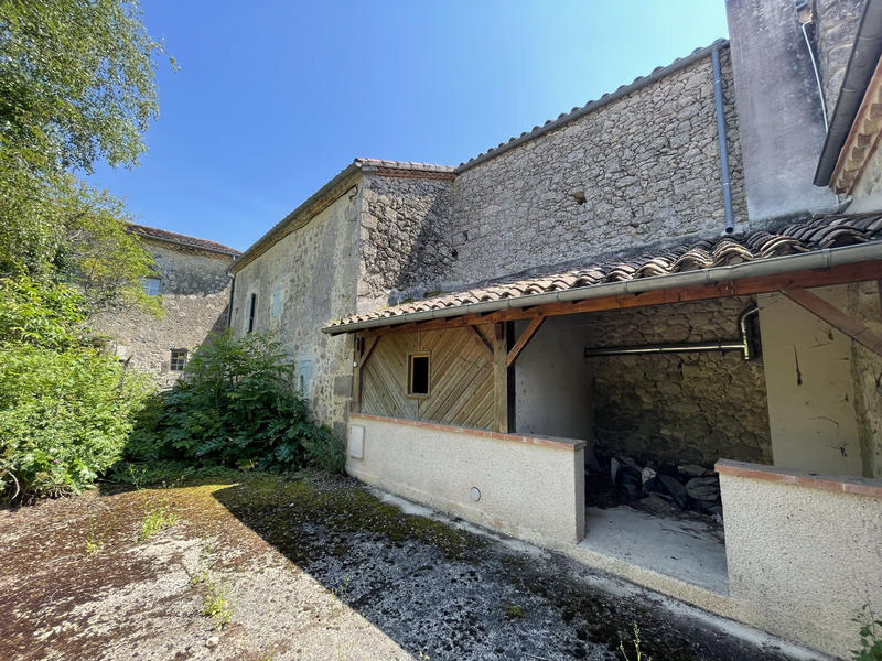 Maison - 280 m² - 14 pièces