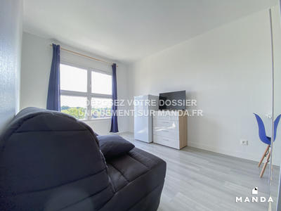 Chambre - 10 m² - 7 pièces