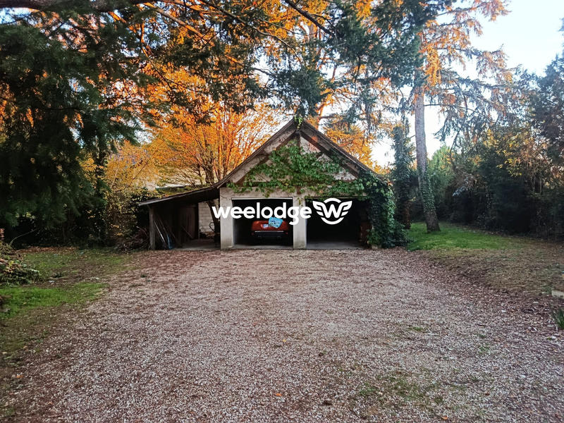 Maison - 239 m² - 10 pièces