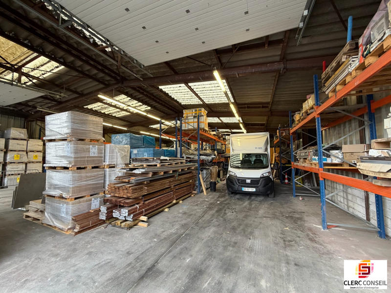 Local d'activités - 1 000 m²