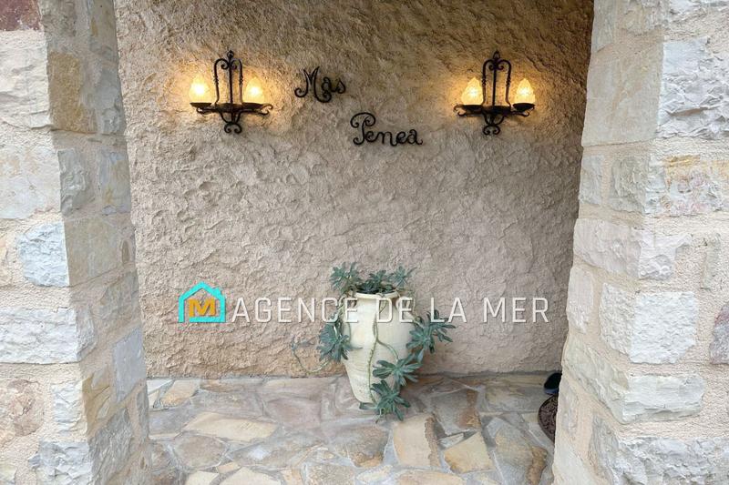 Maison - 210 m² - 6 pièces