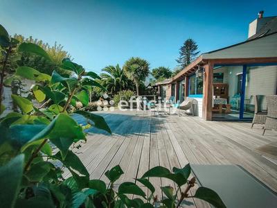 Maison - 345 m² - 10 pièces