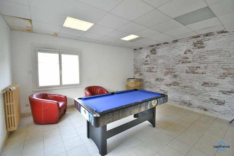 Maison - 215 m² - 8 pièces