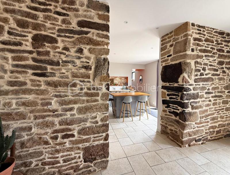 Corps de ferme - 145 m² - 6 pièces