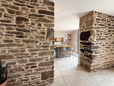 Corps de ferme - 145 m² - 6 pièces