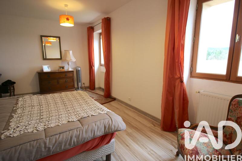 Maison - 280 m² - 11 pièces