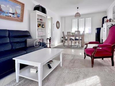 Maison traditionnelle - 91 m² - 4 pièces