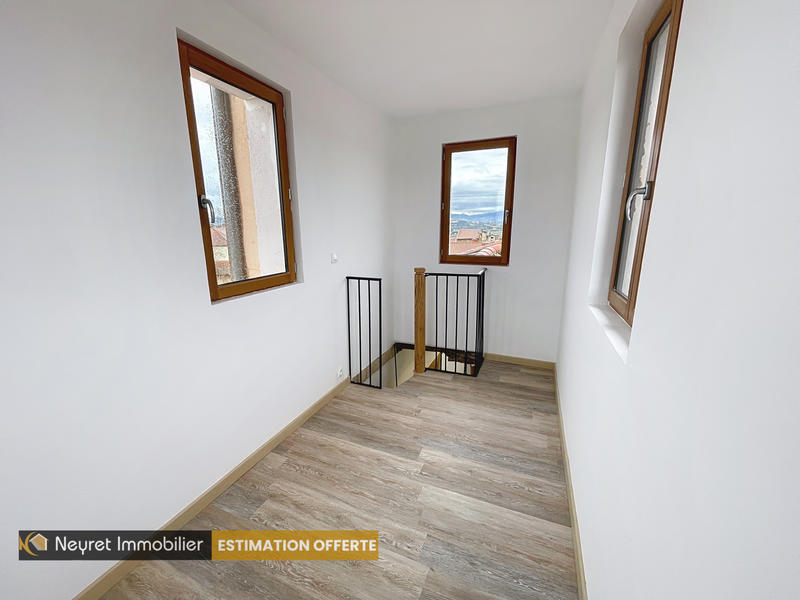 Maison - 267 m² - 6 pièces