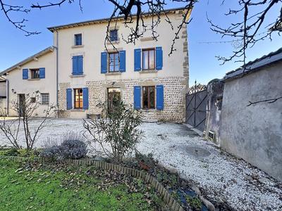 Maison - 185 m² - 7 pièces