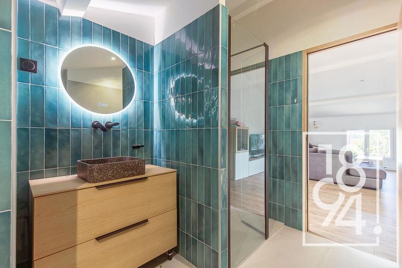 Maison - 300 m² - 6 pièces