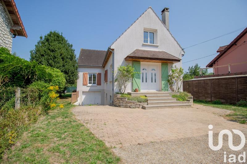 Maison - 180 m² - 8 pièces