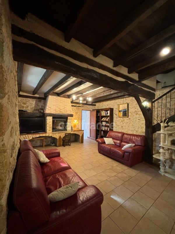 Propriété - 310 m² - 12 pièces