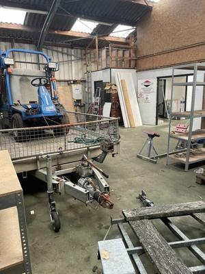 Local d'activité / Entrepôt - 250 m²