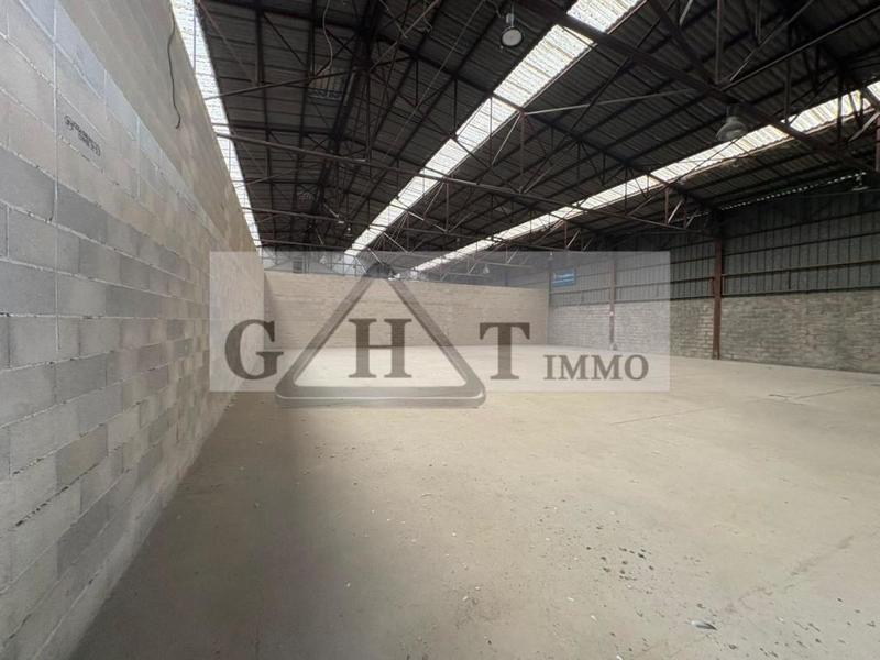 Entrepôt - 480 m²