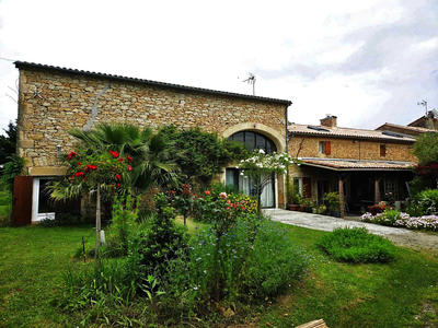 Maison - 272 m² - 10 pièces