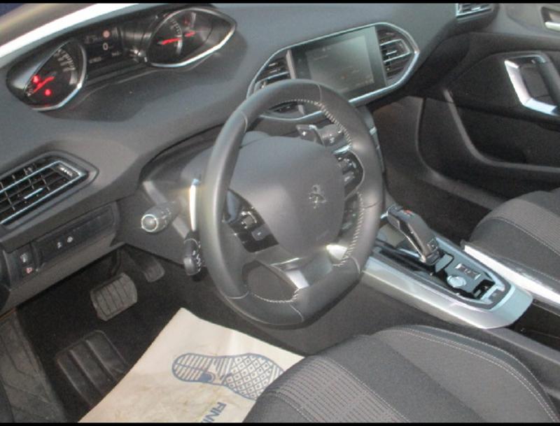 Peugeot 308 II Ptech 130 Eat8 Allure