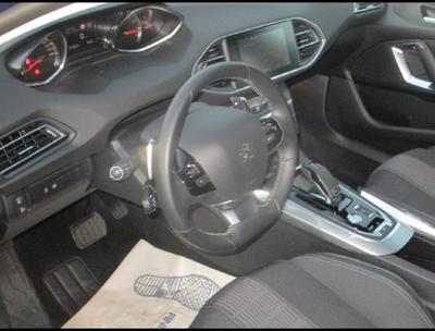 Peugeot 308 II Ptech 130 Eat8 Allure