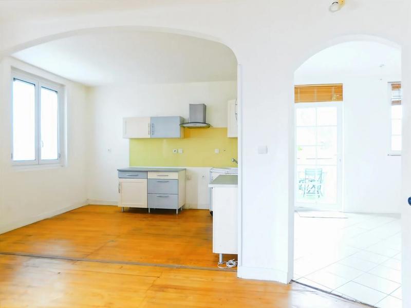 Maison - 210 m² - 8 pièces