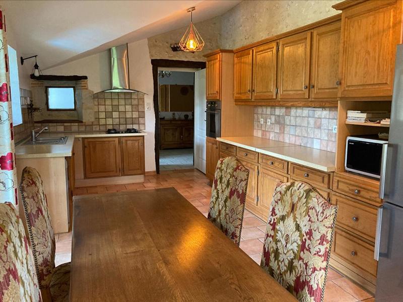 Maison - 363 m² - 10 pièces