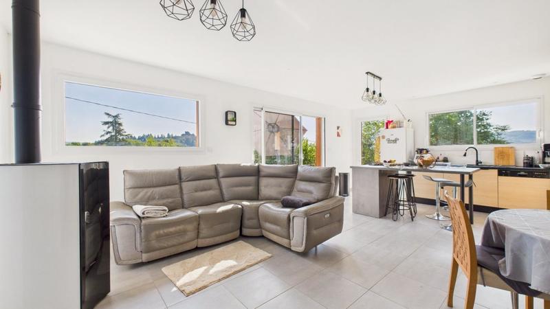 Maison - 95 m² - 4 pièces