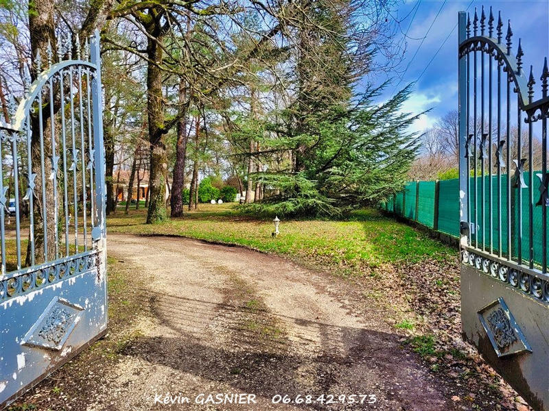 Terrain constructible - 906 m²