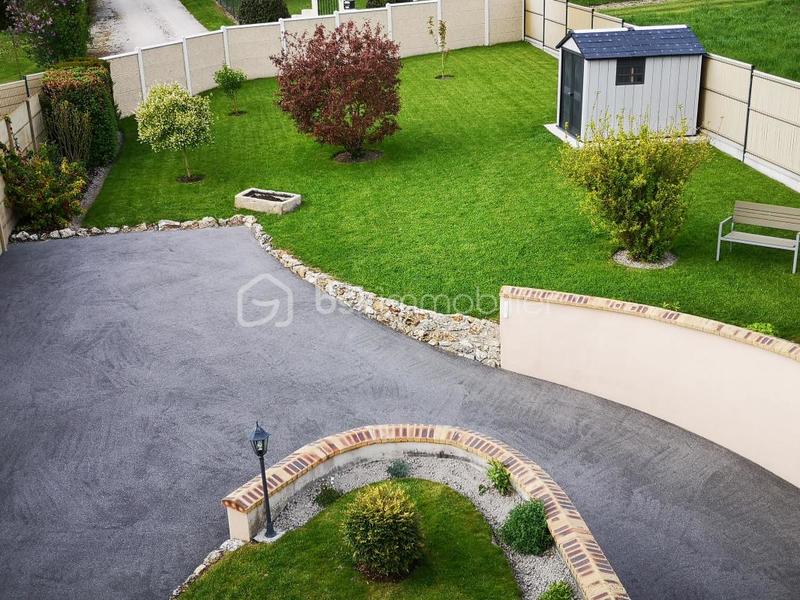 Maison traditionnelle - 130 m² - 6 pièces