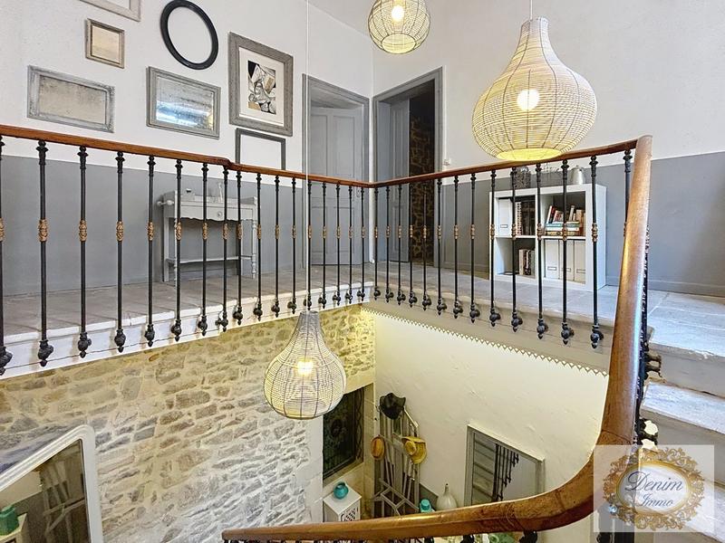 Maison - 213 m² - 6 pièces