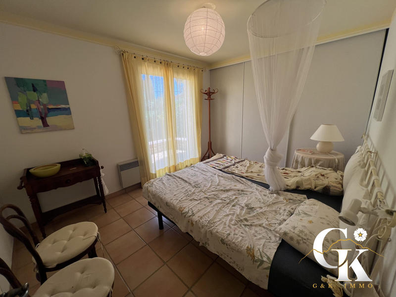 Maison - 250 m² - 7 pièces