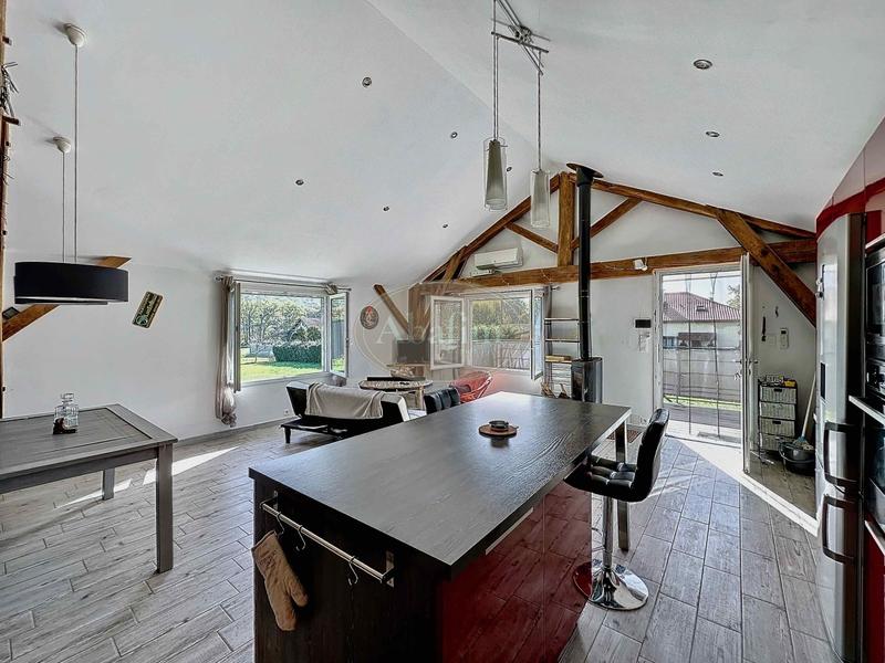 Maison - 300 m² - 10 pièces