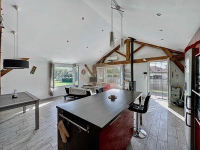 Maison - 300 m² - 10 pièces