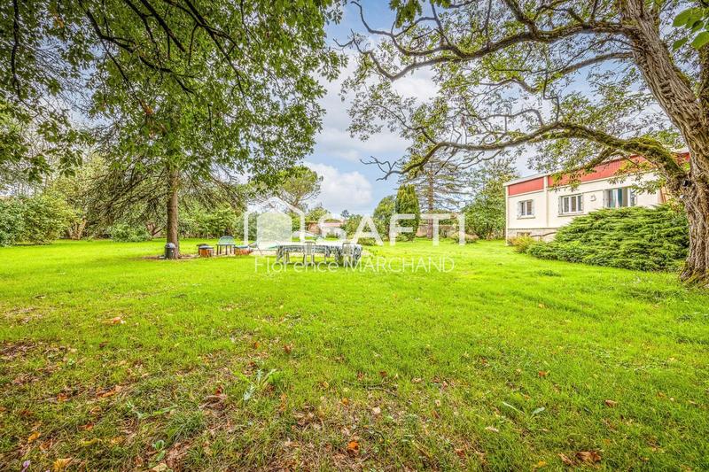 Maison - 202 m² - 7 pièces