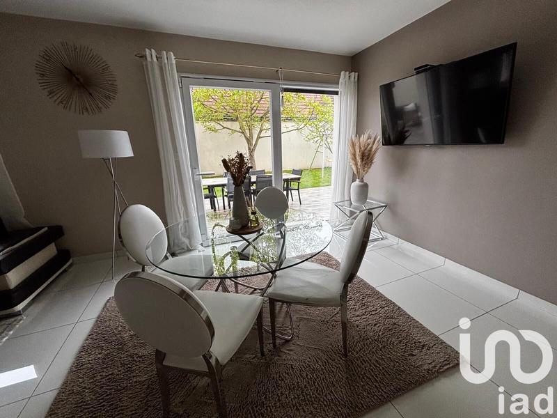 Maison - 212 m² - 8 pièces